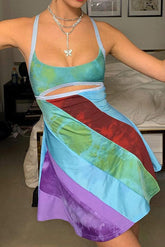 Vestido de corte A con bloques de color, escote en U y espalda descubierta